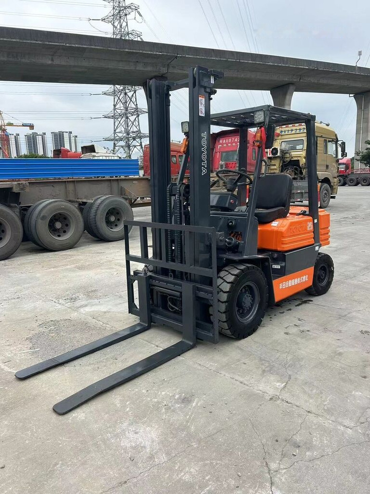 Toyota FD25 - Dieselový vysokozdvižný vozík: obrázok 4 Toyota FD25 - Dieselový vysokozdvižný vozík: obrázok 4