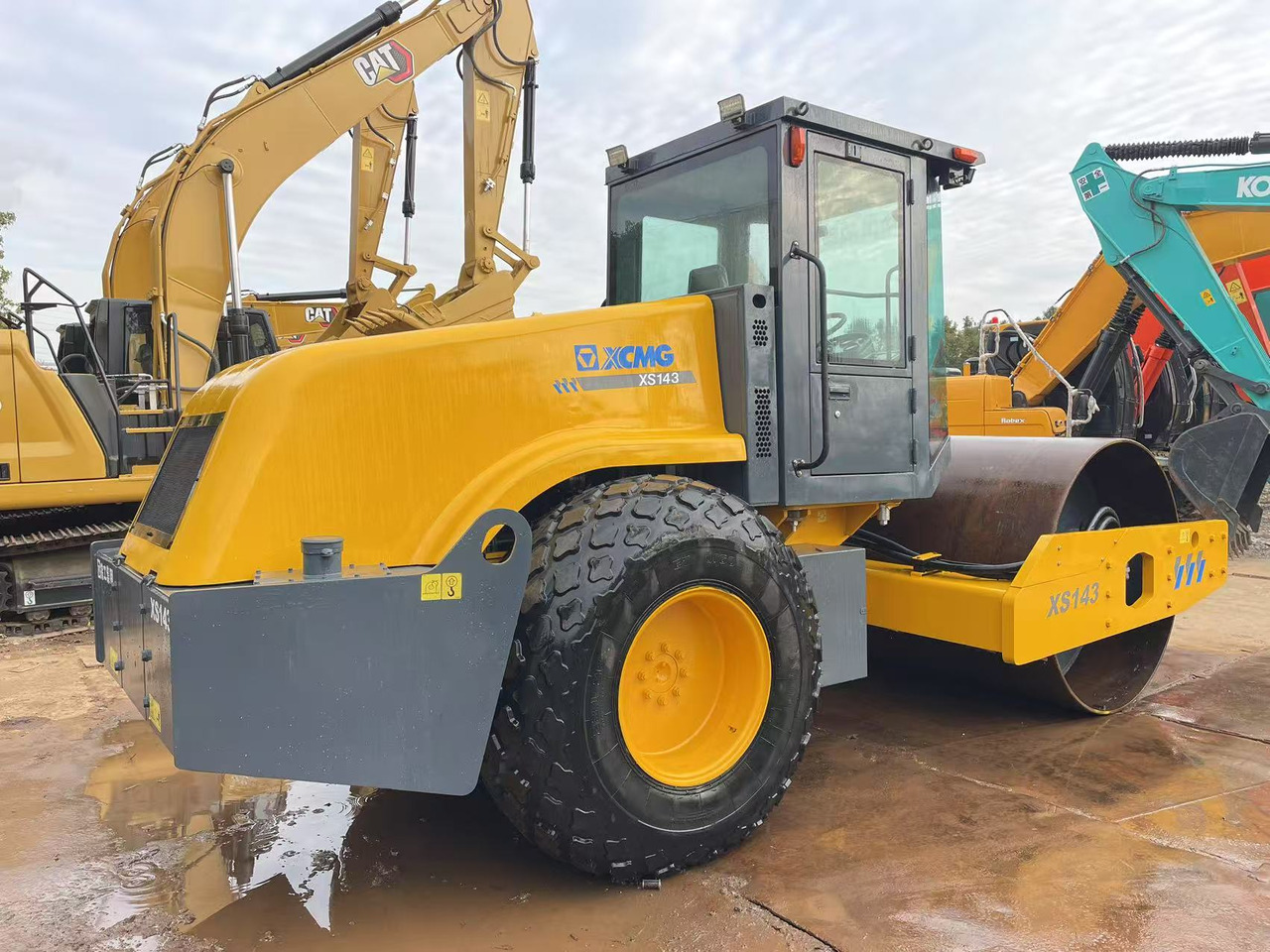 XCMG XS143 - Kompaktor: obrázok 4 XCMG XS143 - Kompaktor: obrázok 4
