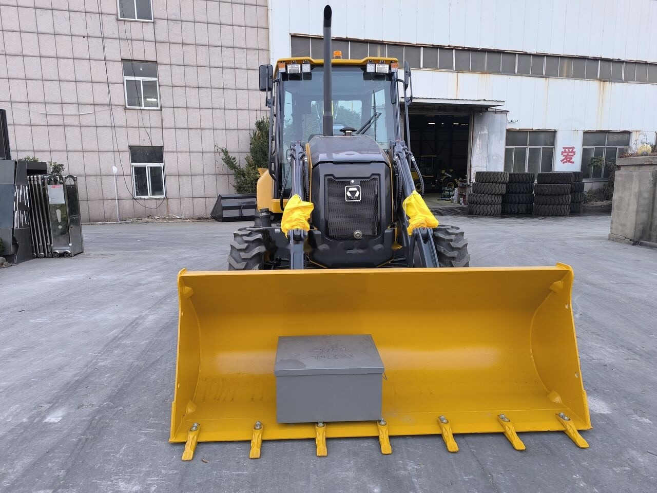 Nový Rýpadlo-nakladač XCMG XT870K: obrázok 7