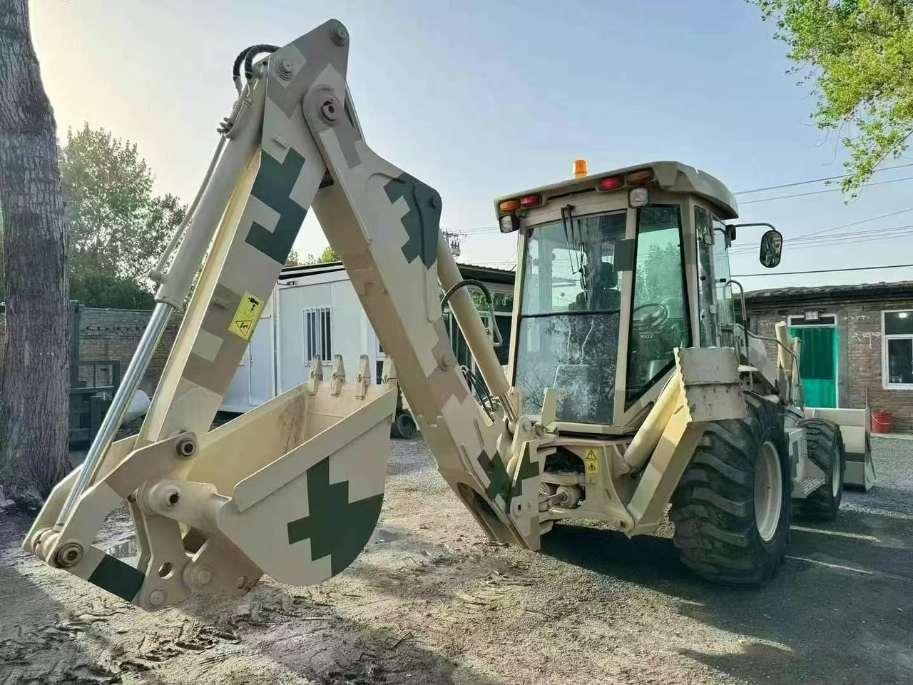 XCMG XT870K - Rýpadlo-nakladač: obrázok 4 XCMG XT870K - Rýpadlo-nakladač: obrázok 4
