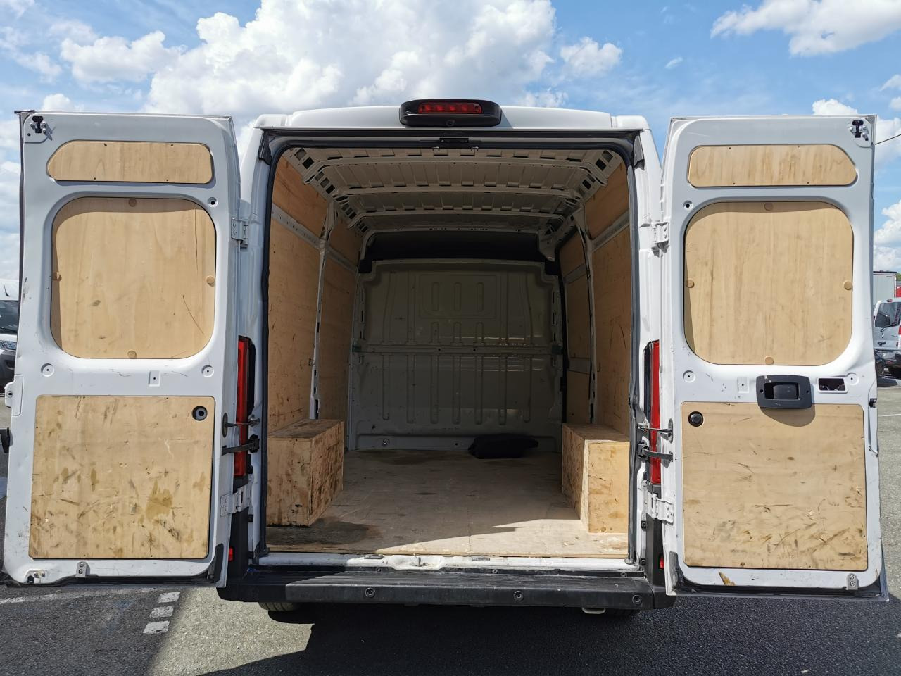 CITROEN Jumper 3.5t L2H2 2.2 HDi S&S - 140  III FOURGON TOLE Fourgon Tolé 35 L2H2 PHASE 3 - Furgon: obrázok 3 CITROEN Jumper 3.5t L2H2 2.2 HDi S&S - 140  III FOURGON TOLE Fourgon Tolé 35 L2H2 PHASE 3 - Furgon: obrázok 3