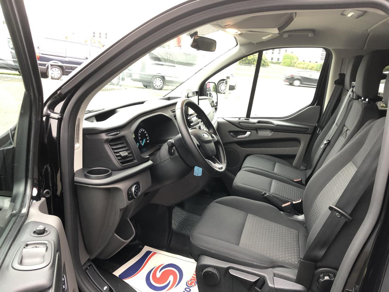 FORD transit custom kombi Transit Custom 2.0 EcoBlue 130 ch BVA S&S combi 9 places 320 L2H1 Trend Business - Mikrobus: obrázok 3 FORD transit custom kombi Transit Custom 2.0 EcoBlue 130 ch BVA S&S combi 9 places 320 L2H1 Trend Business - Mikrobus: obrázok 3
