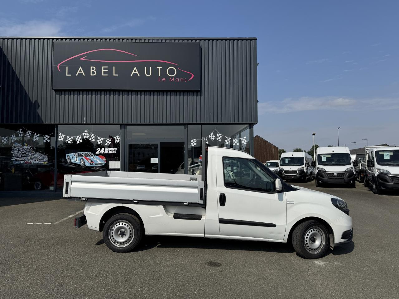 Fiat Doblo Cargo Cargo 1.6 Multijet 16V 105 ch WORK UP PLATEAU Pro Lounge - Dodávka valník: obrázok 1 Fiat Doblo Cargo Cargo 1.6 Multijet 16V 105 ch WORK UP PLATEAU Pro Lounge - Dodávka valník: obrázok 1