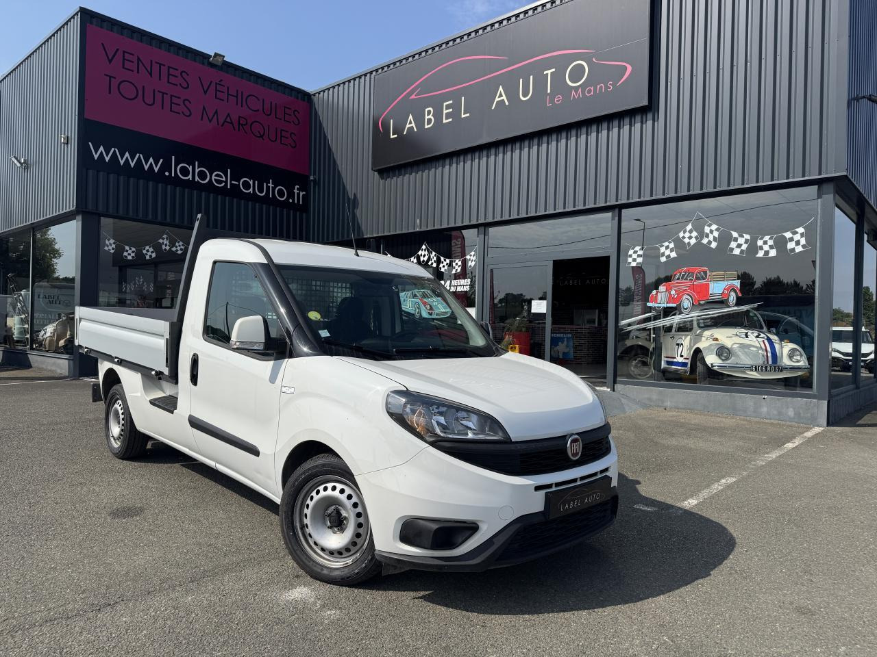 Fiat Doblo Cargo Cargo 1.6 Multijet 16V 105 ch WORK UP PLATEAU Pro Lounge - Dodávka valník: obrázok 2 Fiat Doblo Cargo Cargo 1.6 Multijet 16V 105 ch WORK UP PLATEAU Pro Lounge - Dodávka valník: obrázok 2