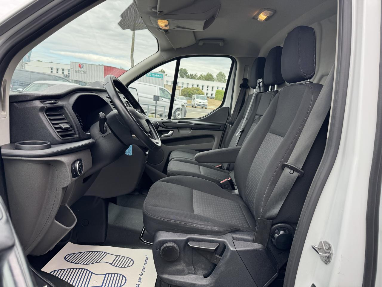 Ford Transit Custom 300 L2H1 2.0 ECOBLUE 130 HYBRID TREND BUSINESS - Furgon: obrázok 4 Ford Transit Custom 300 L2H1 2.0 ECOBLUE 130 HYBRID TREND BUSINESS - Furgon: obrázok 4