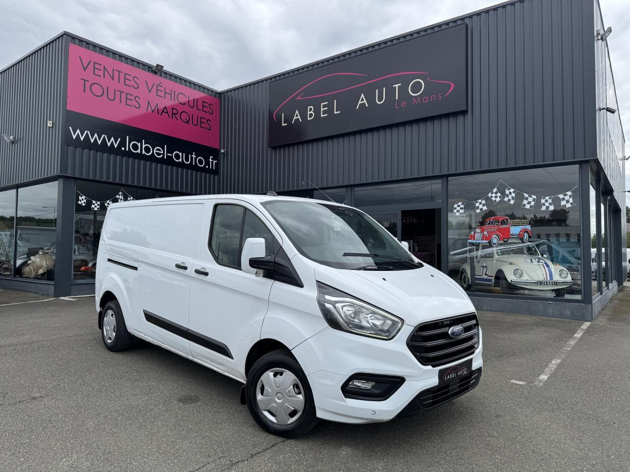 Ford Transit Custom 300 L2H1 2.0 ECOBLUE 130 HYBRID TREND BUSINESS - Furgon: obrázok 1 Ford Transit Custom 300 L2H1 2.0 ECOBLUE 130 HYBRID TREND BUSINESS - Furgon: obrázok 1