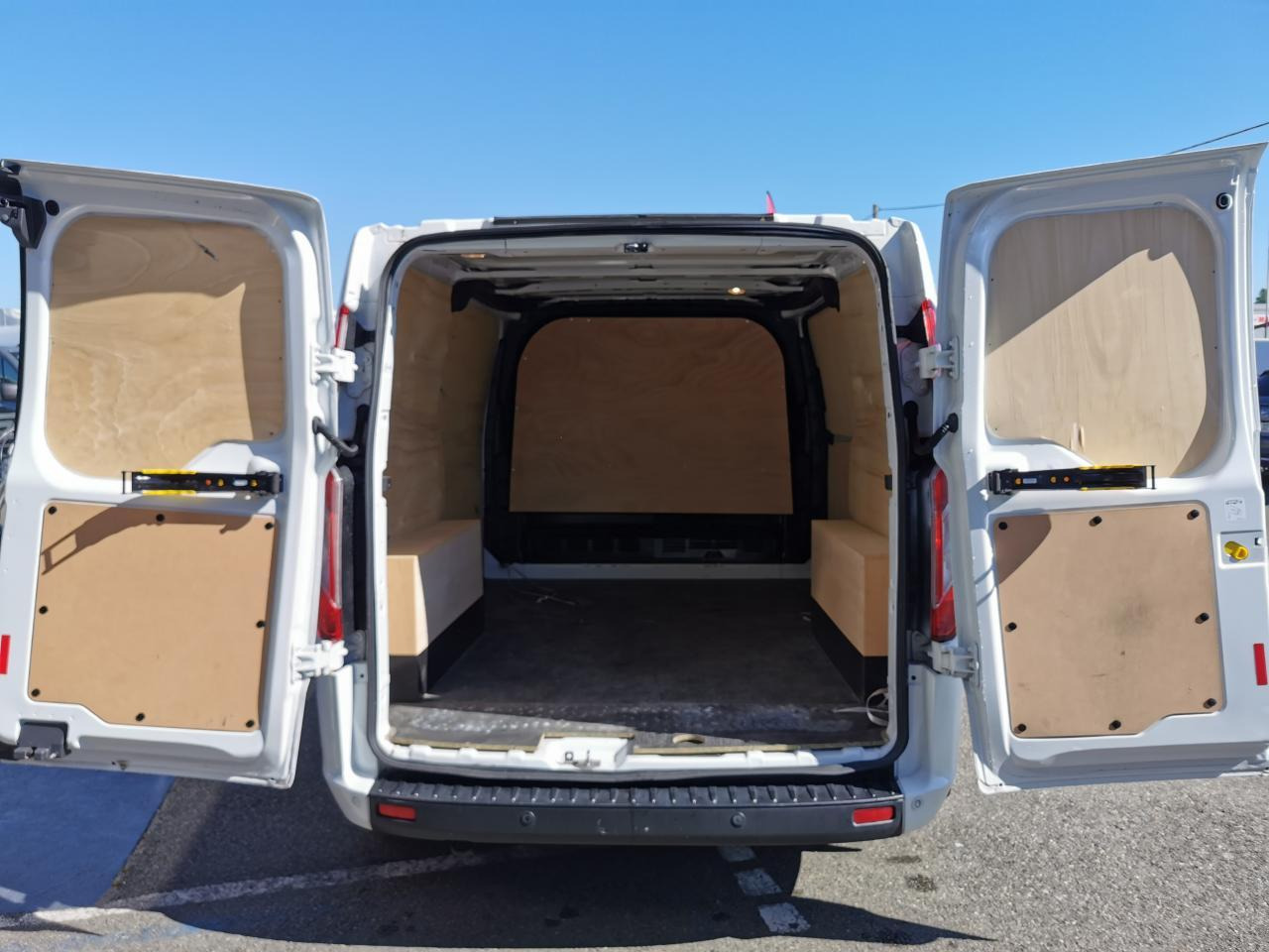 Ford Transit Custom FOURGON 130CH 300 L1H1 Trend Business - Furgon: obrázok 3 Ford Transit Custom FOURGON 130CH 300 L1H1 Trend Business - Furgon: obrázok 3