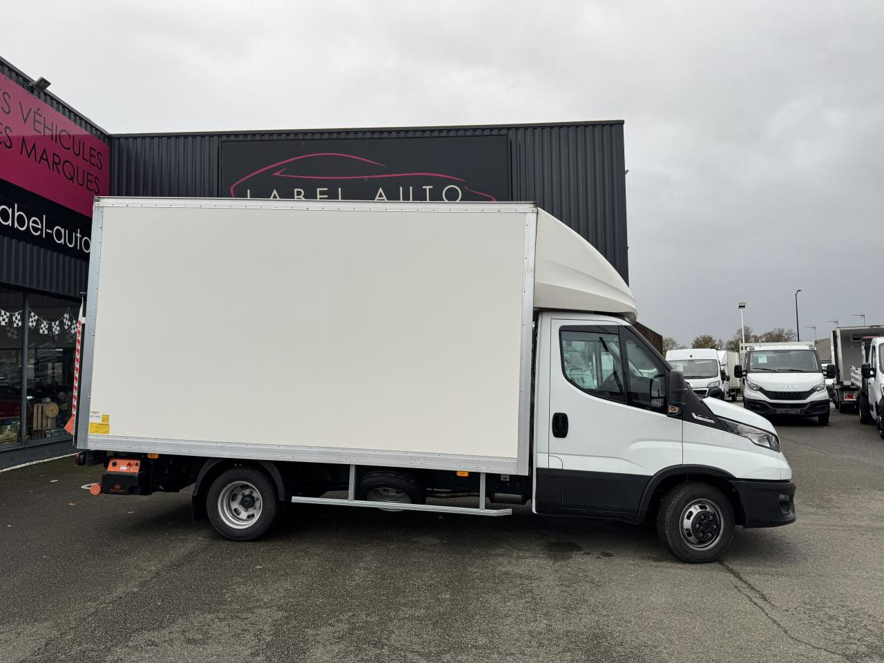 Nový Dodávka skriňová nadstavba IVECO Daily 35 C 16H3.0 - BV Hi-Matic (Quad-Tor) CHASSIS CABINE CAISSE 20M3: obrázok 1