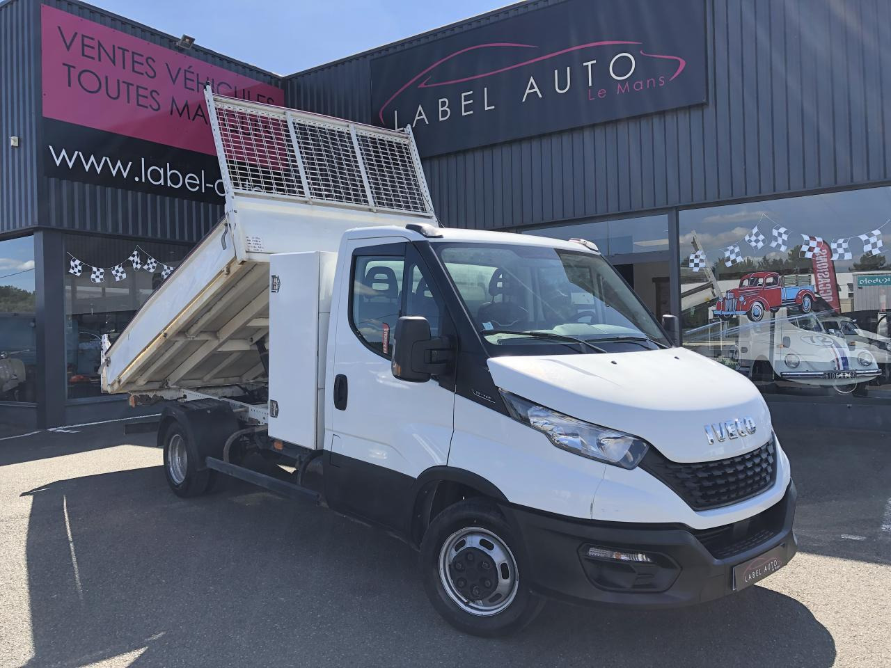 IVECO Daily 35C14 3T5 BENNE + COFFRE RJ 2.3L 140CH - Dodávka sklápač: obrázok 2 IVECO Daily 35C14 3T5 BENNE + COFFRE RJ 2.3L 140CH - Dodávka sklápač: obrázok 2