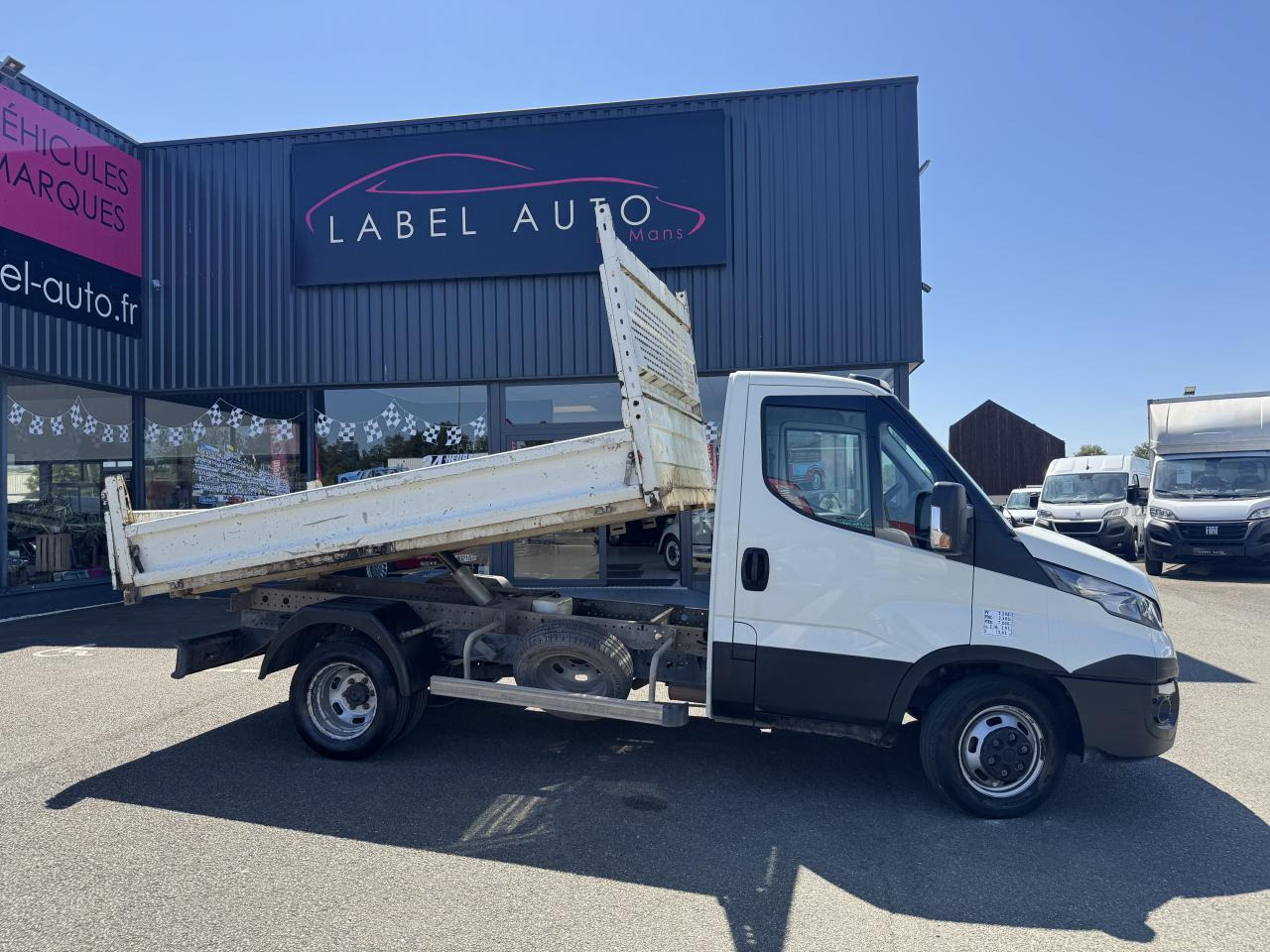 IVECO daily 35 C 12 BENNE RJ 2.3 120 CH - Dodávka sklápač: obrázok 1 IVECO daily 35 C 12 BENNE RJ 2.3 120 CH - Dodávka sklápač: obrázok 1