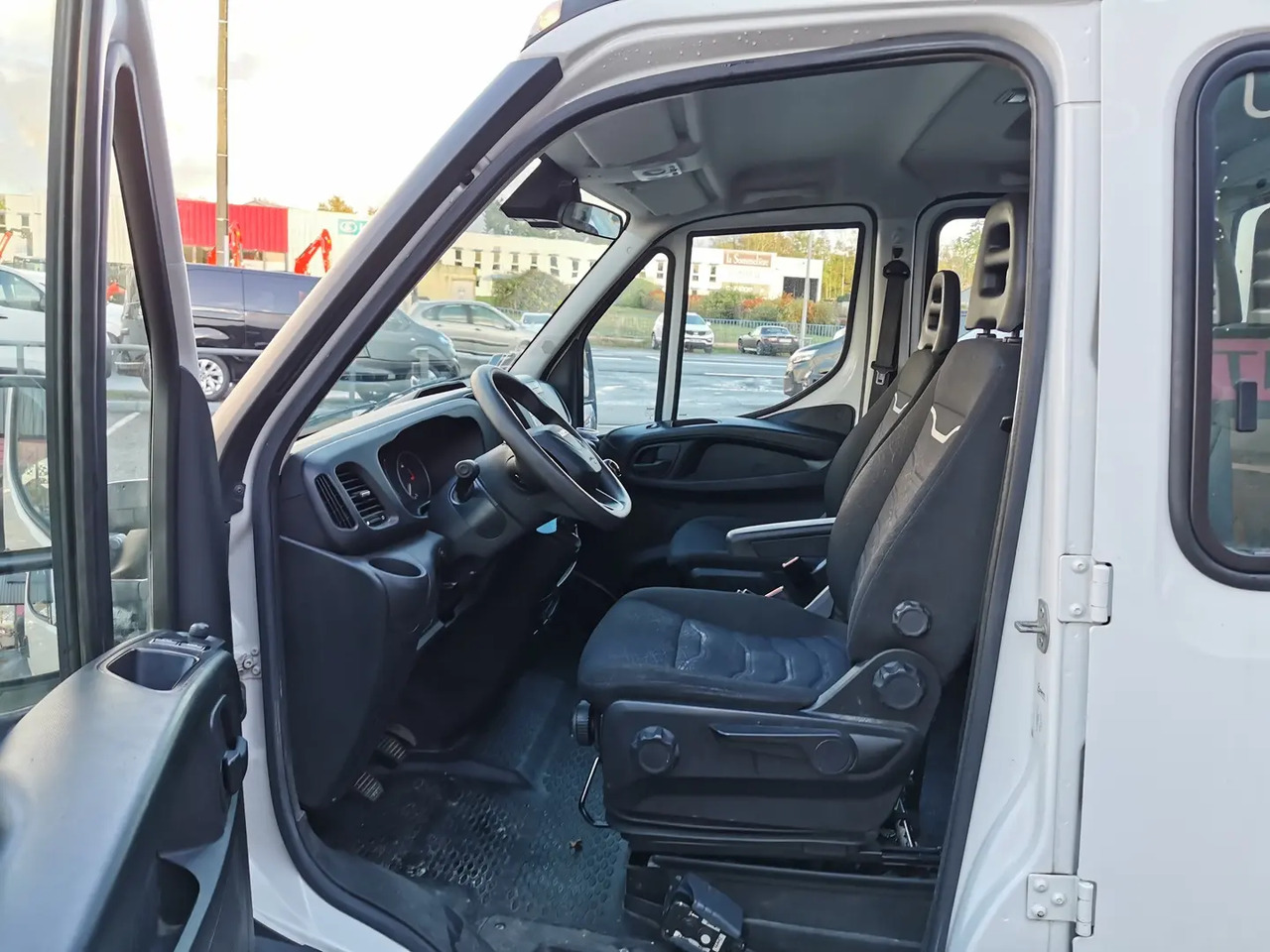 Iveco Daily 35C14 EMPATTEMENT 3750 - Dodávka sklápač: obrázok 5 Iveco Daily 35C14 EMPATTEMENT 3750 - Dodávka sklápač: obrázok 5