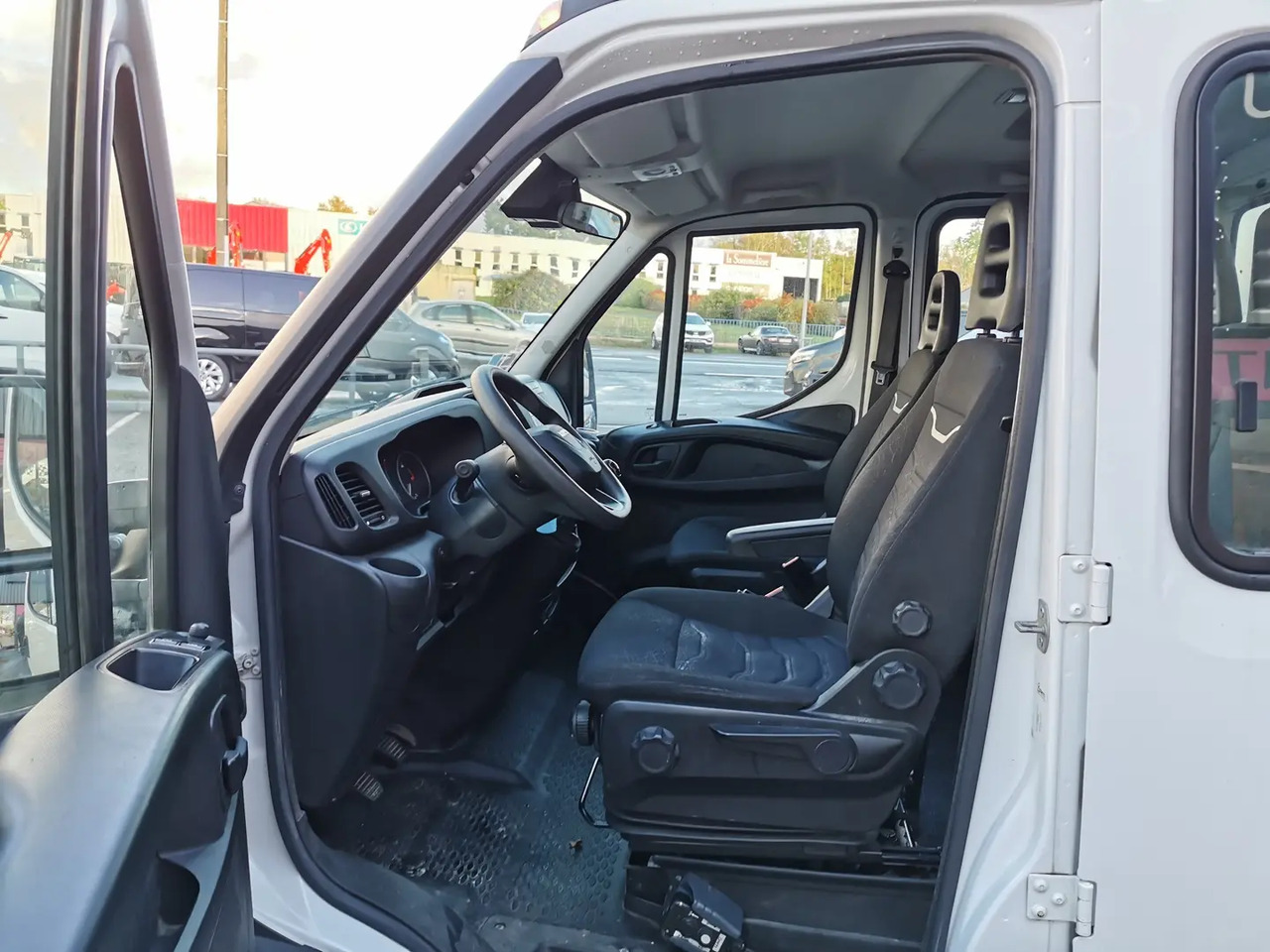 Iveco Daily 35C14 EMPATTEMENT 3750 - Dodávka sklápač: obrázok 5 Iveco Daily 35C14 EMPATTEMENT 3750 - Dodávka sklápač: obrázok 5