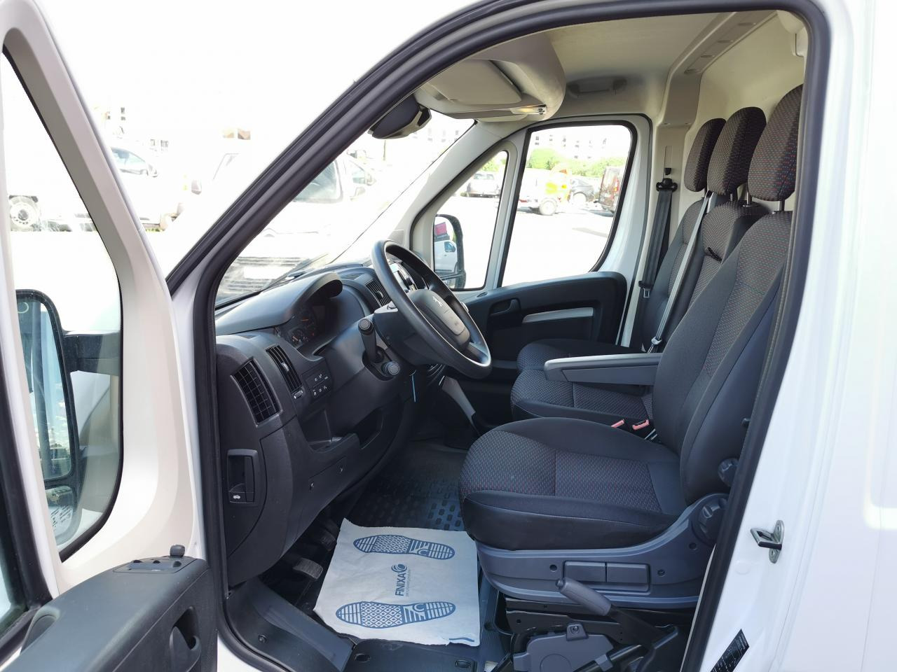 PEUGEOT BOXER 3T0 L2H2 2.2 HDI 140CH ASPHALT - Furgon: obrázok 5 PEUGEOT BOXER 3T0 L2H2 2.2 HDI 140CH ASPHALT - Furgon: obrázok 5