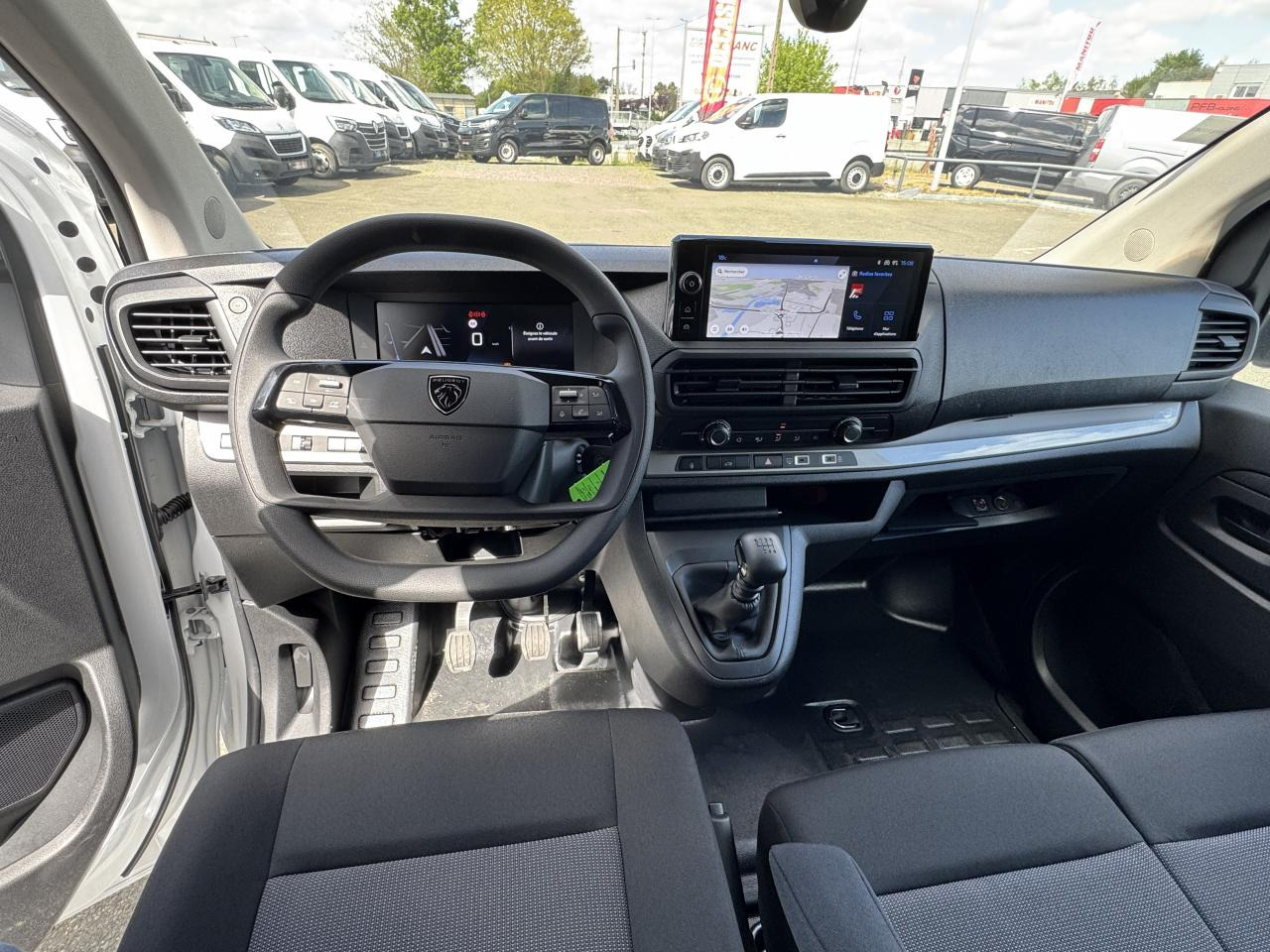 PEUGEOT Expert M 2.0 BlueHDi - 145 III FOURGON Fourgon PHASE 2 - Furgon: obrázok 4 PEUGEOT Expert M 2.0 BlueHDi - 145 III FOURGON Fourgon PHASE 2 - Furgon: obrázok 4