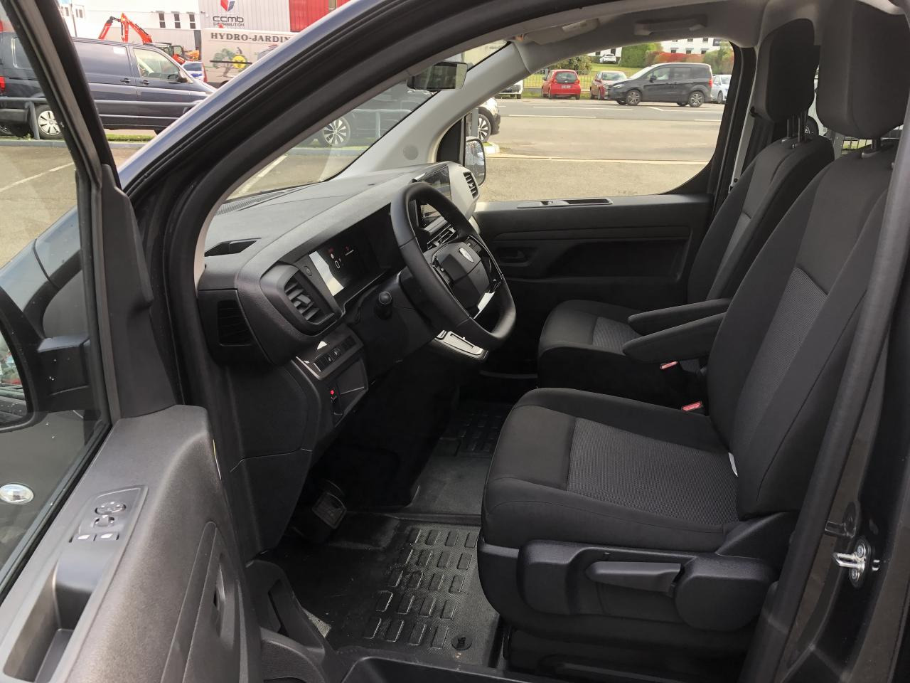 PEUGEOT Expert XL 2.0 BlueHDi - 180 S&S - BV EAT8 III CABINE APPROFONDIE Fourgon Cabine approfondie Fix - Furgon: obrázok 5 PEUGEOT Expert XL 2.0 BlueHDi - 180 S&S - BV EAT8 III CABINE APPROFONDIE Fourgon Cabine approfondie Fix - Furgon: obrázok 5