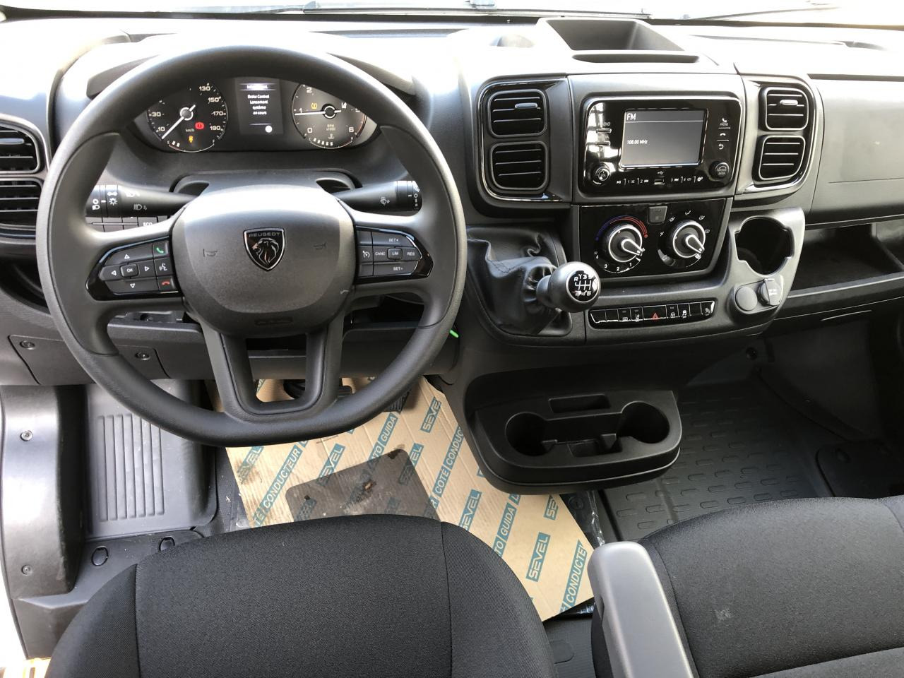 PEUGEOT boxer 3t5 plateau 4m20 2.2 hdi 140ch - Dodávka valník: obrázok 5 PEUGEOT boxer 3t5 plateau 4m20 2.2 hdi 140ch - Dodávka valník: obrázok 5