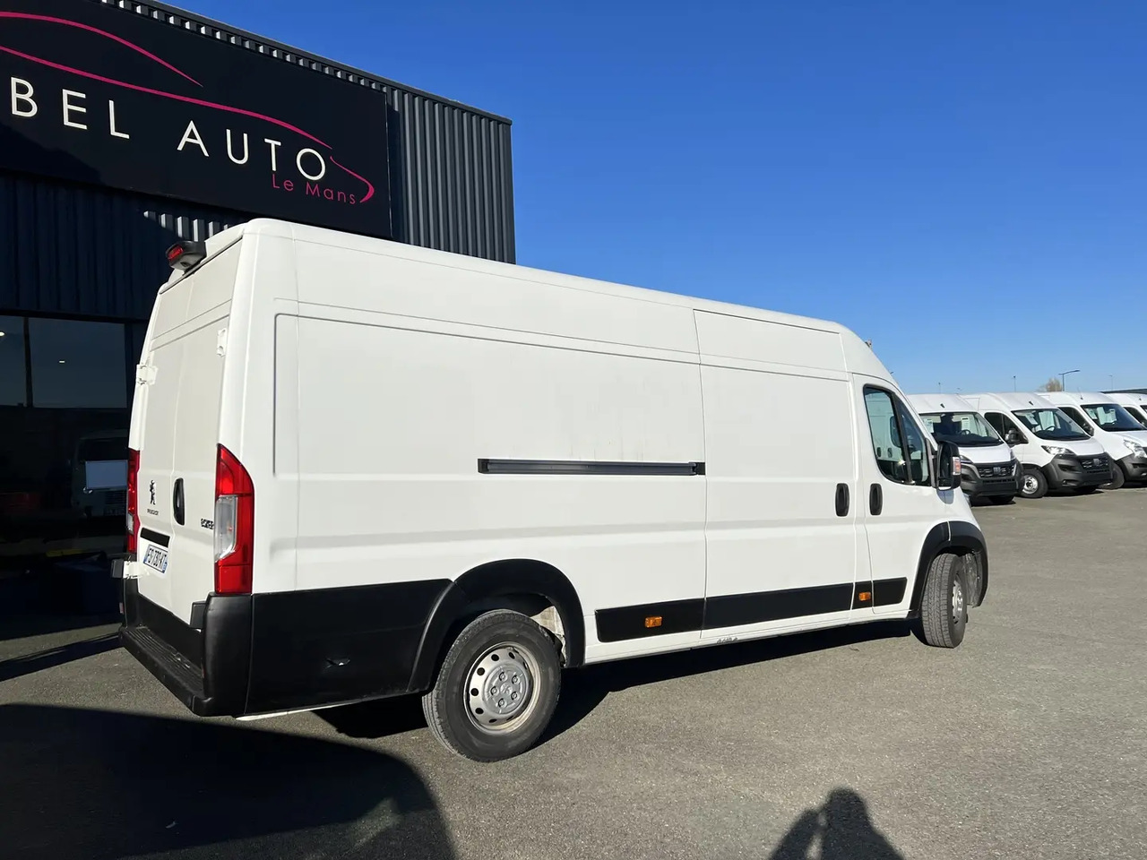 Peugeot Boxer 435 L4H2 2.2 BLUEHDI S&S 140CH ASPHALT - Furgon: obrázok 5 Peugeot Boxer 435 L4H2 2.2 BLUEHDI S&S 140CH ASPHALT - Furgon: obrázok 5