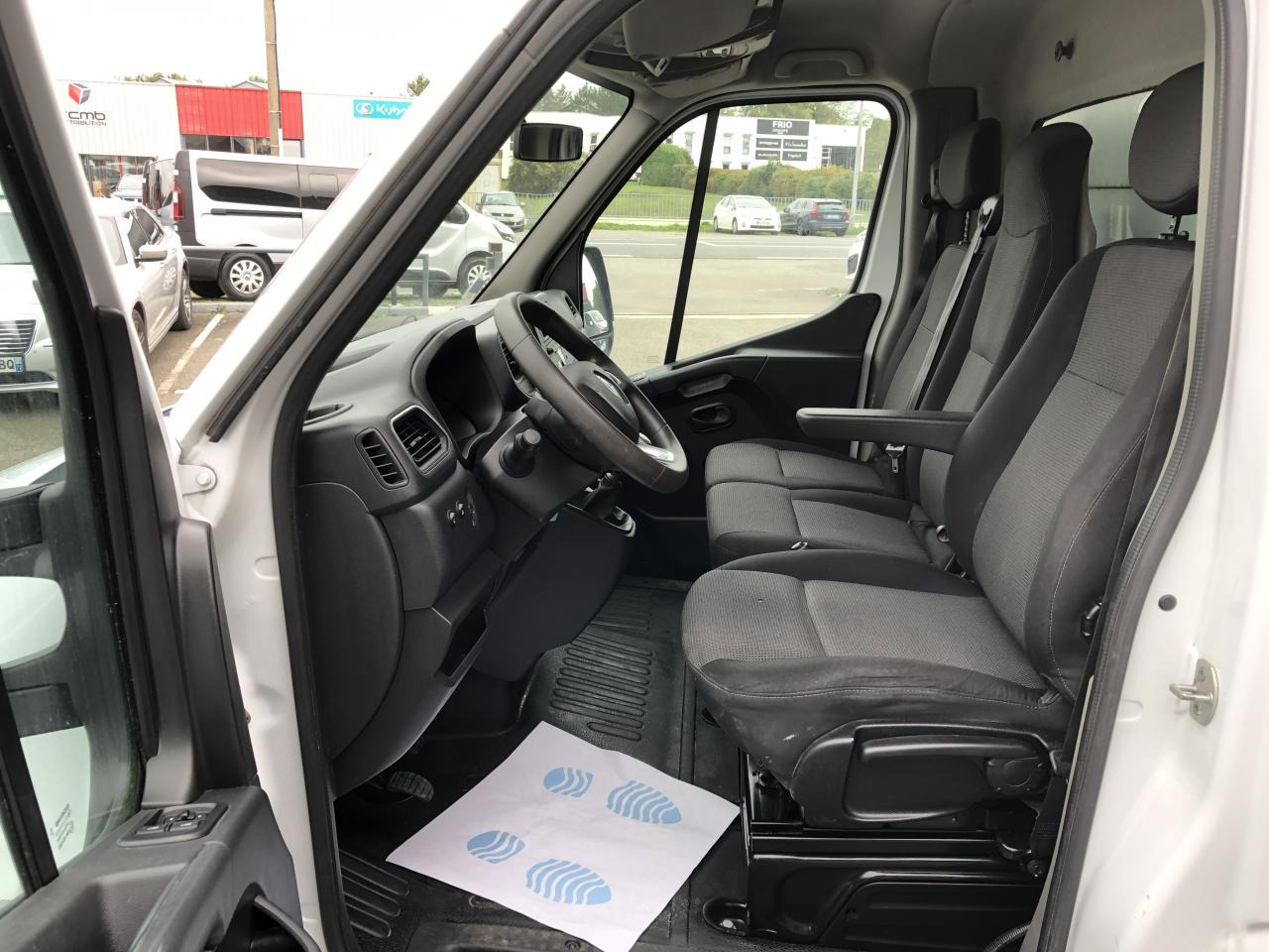 RENAULT Master Confort R3500RJ L3 2.3 dCi - 145 Petite Série  III TRANSPORTS SPECIFIQUES BENNE Benne - Dodávka sklápač: obrázok 4 RENAULT Master Confort R3500RJ L3 2.3 dCi - 145 Petite Série  III TRANSPORTS SPECIFIQUES BENNE Benne - Dodávka sklápač: obrázok 4