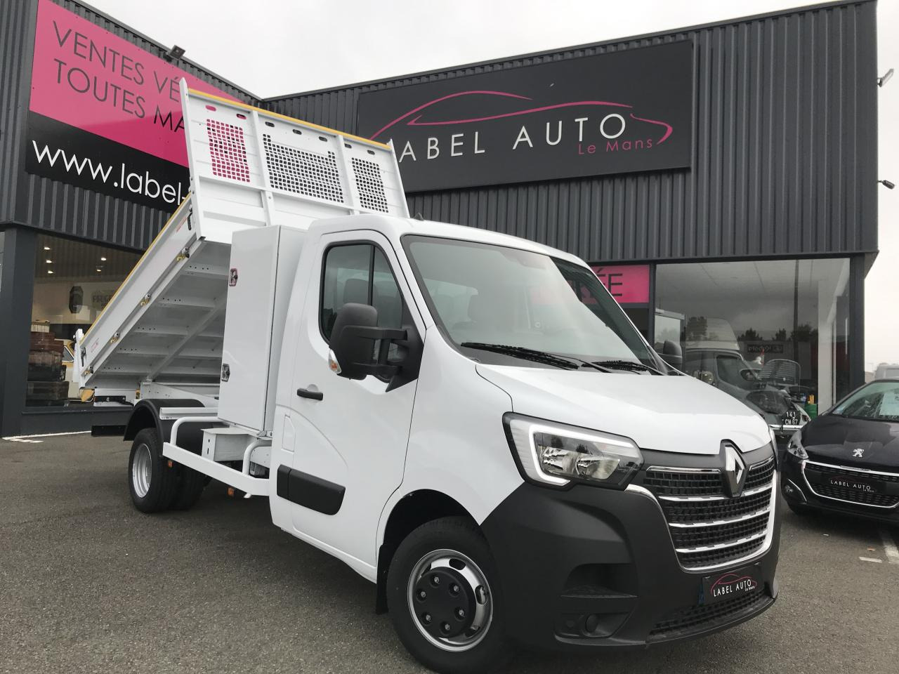 RENAULT Master Confort R3500RJ L3 2.3 dCi - 165 III CHASSIS CABINE Châssis Cabine L3 Propulsion PHASE - Dodávka sklápač: obrázok 1 RENAULT Master Confort R3500RJ L3 2.3 dCi - 165 III CHASSIS CABINE Châssis Cabine L3 Propulsion PHASE - Dodávka sklápač: obrázok 1