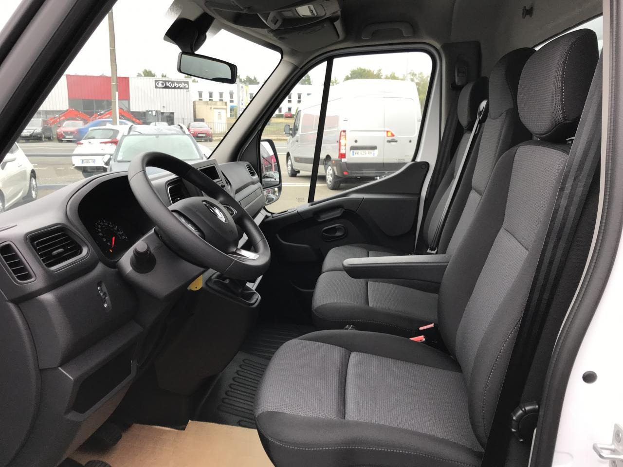 RENAULT Master Confort R3500RJ L3 2.3 dCi - 165 III CHASSIS CABINE Châssis Cabine L3 Propulsion PHASE - Dodávka sklápač: obrázok 5 RENAULT Master Confort R3500RJ L3 2.3 dCi - 165 III CHASSIS CABINE Châssis Cabine L3 Propulsion PHASE - Dodávka sklápač: obrázok 5