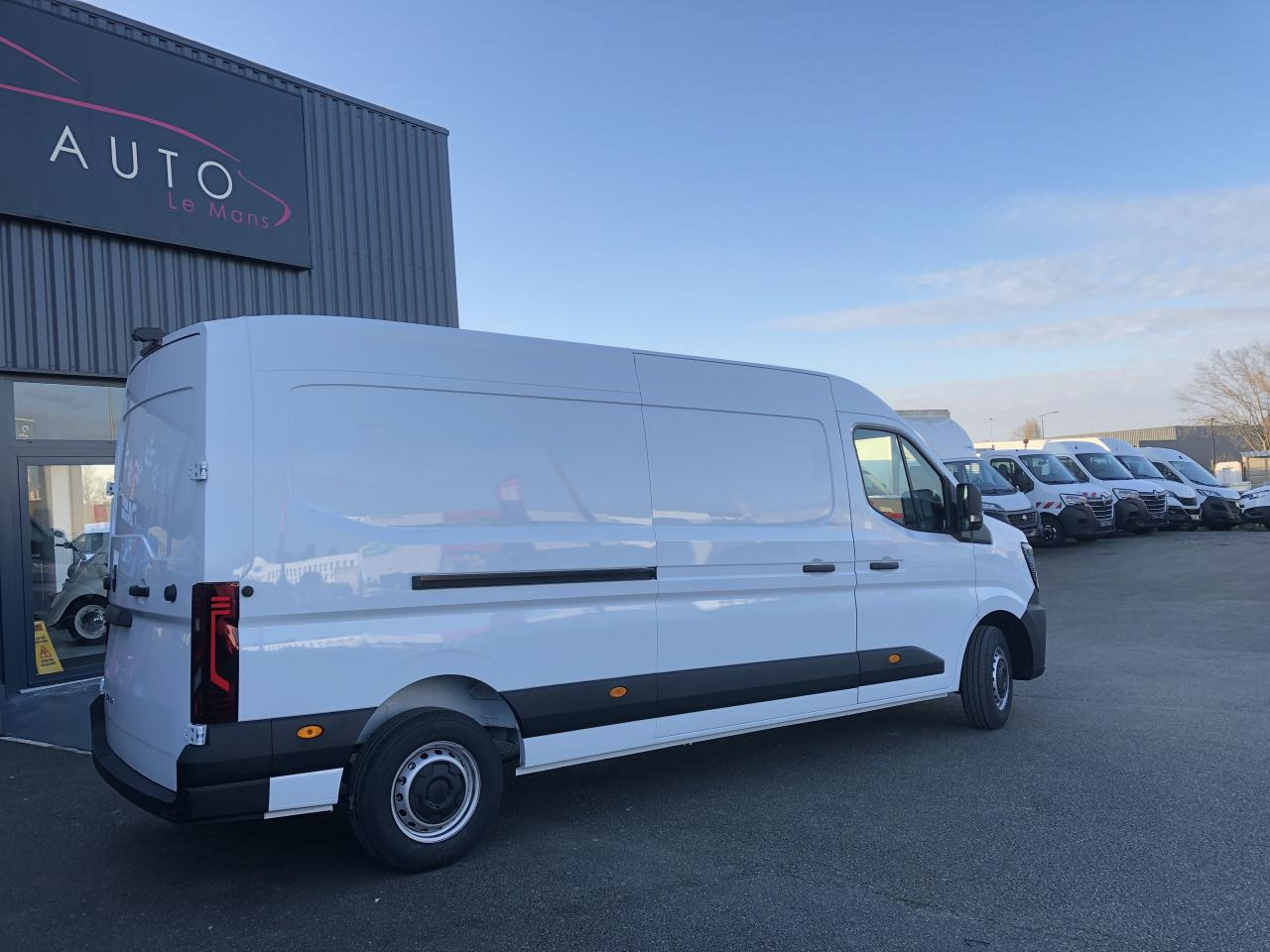 Nový Furgon RENAULT Master Extra 3t5 L3H2 2.0 Blue dCi - BVA 170 2025 IV FOURGON Fourgon L3H2 Traction: obrázok 7 Nový Furgon RENAULT Master Extra 3t5 L3H2 2.0 Blue dCi - BVA 170 2025 IV FOURGON Fourgon L3H2 Traction: obrázok 7