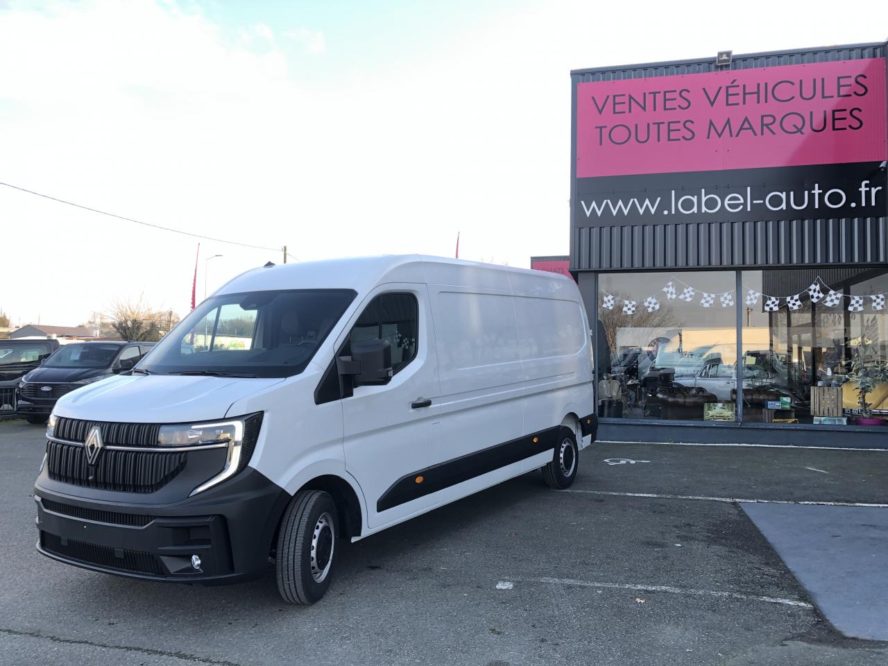 Nový Furgon RENAULT Master Extra 3t5 L3H2 2.0 Blue dCi - BVA 170 2025 IV FOURGON Fourgon L3H2 Traction: obrázok 6 Nový Furgon RENAULT Master Extra 3t5 L3H2 2.0 Blue dCi - BVA 170 2025 IV FOURGON Fourgon L3H2 Traction: obrázok 6