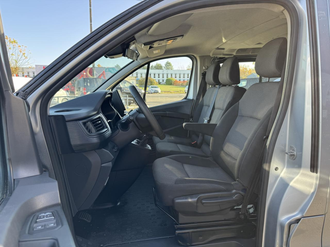 RENAULT Trafic L2 2.0 Energy dCi - 150 - S&S III COMBI Combi Zen L2H1 PHASE 3 - Mikrobus: obrázok 5 RENAULT Trafic L2 2.0 Energy dCi - 150 - S&S III COMBI Combi Zen L2H1 PHASE 3 - Mikrobus: obrázok 5