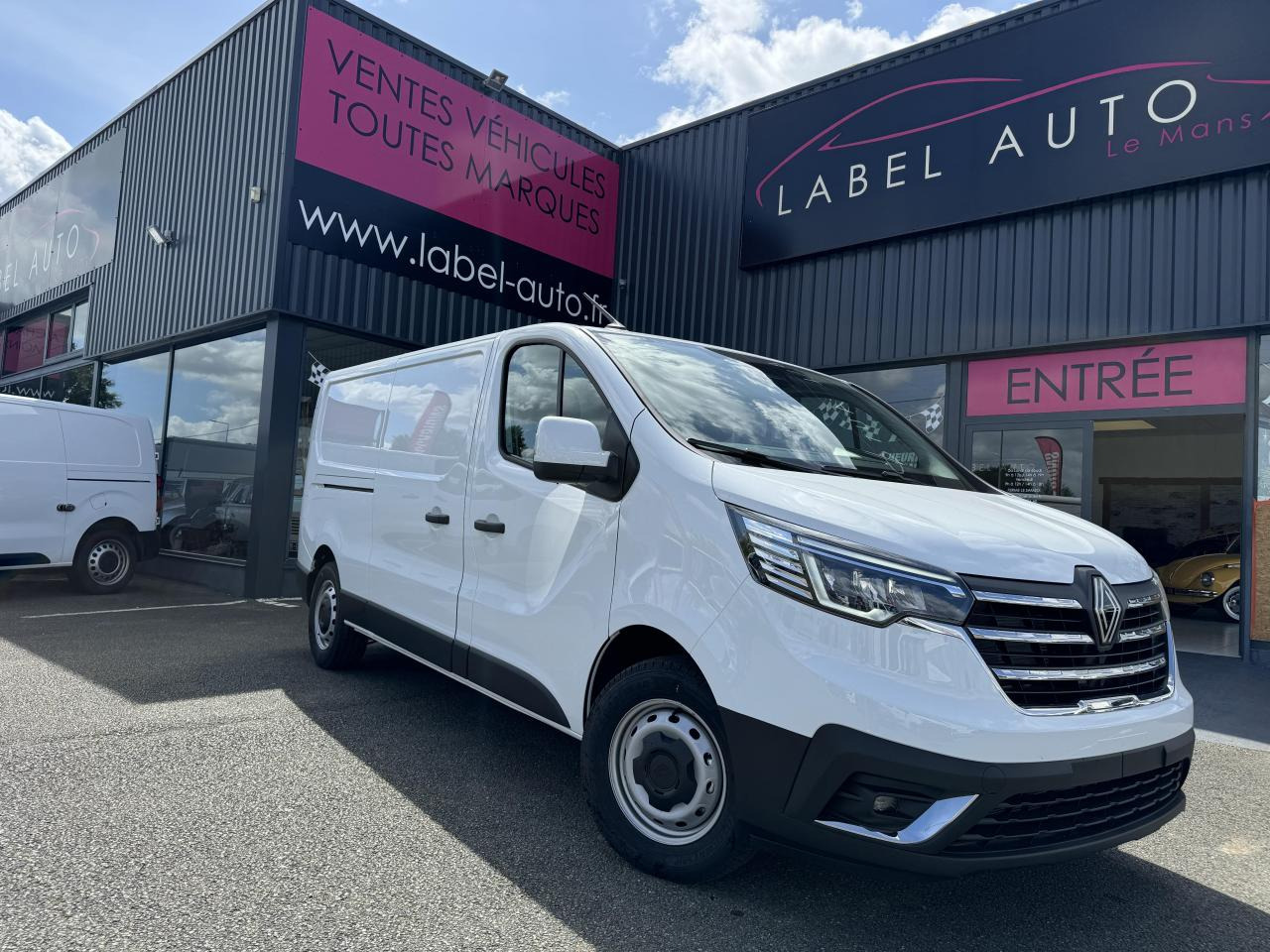 RENAULT Trafic L2H1 3000 Kg 2.0 Blue dCi - 130 2024 III FOURGON Fourgon Advance L2H1 PHASE 3 - Furgon: obrázok 1 RENAULT Trafic L2H1 3000 Kg 2.0 Blue dCi - 130 2024 III FOURGON Fourgon Advance L2H1 PHASE 3 - Furgon: obrázok 1