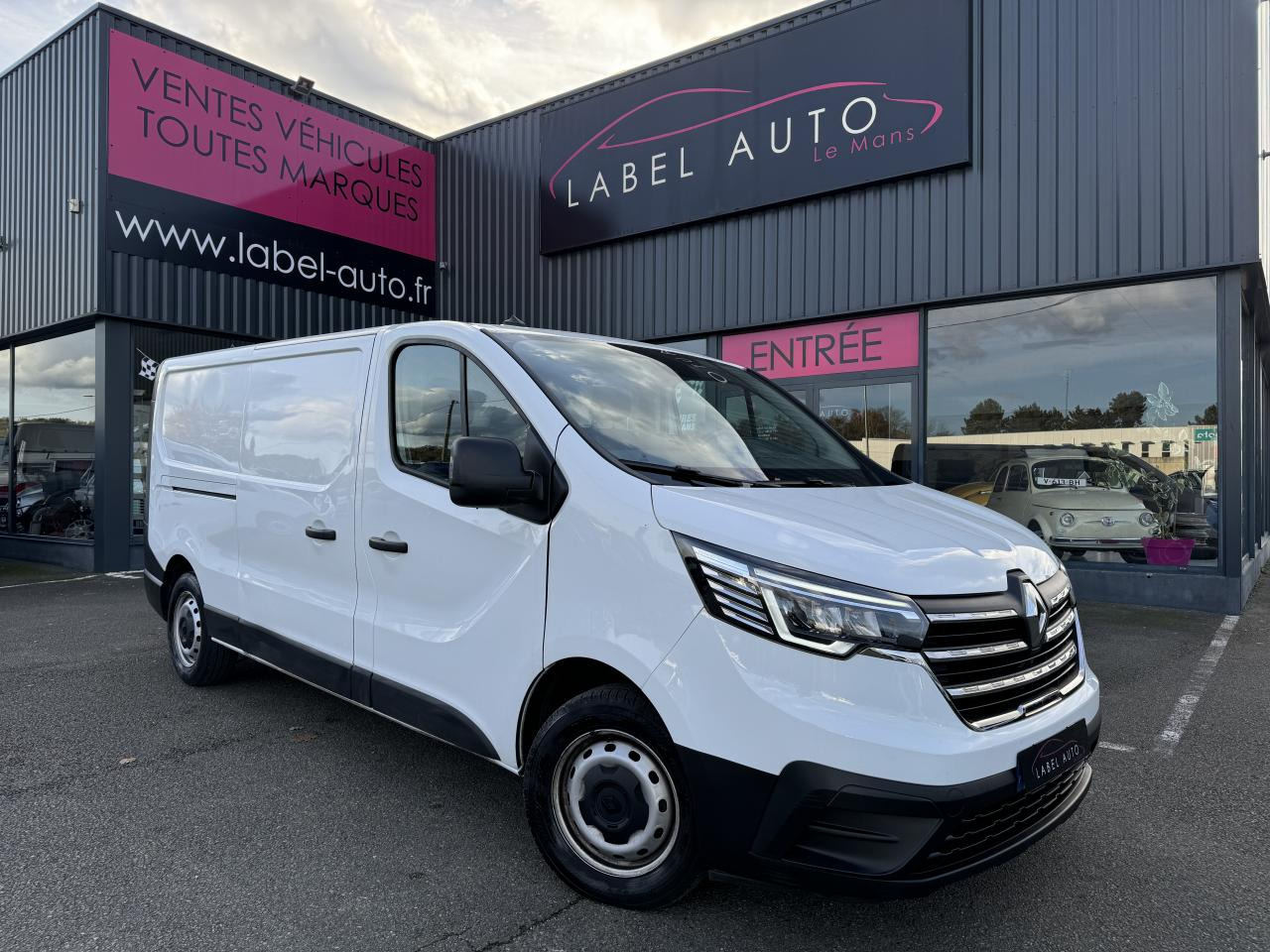RENAULT Trafic L2H1 3000 Kg 2.0 Blue dCi - 130  III FOURGON Fourgon Grand Confort L2H1 PHASE 3 - Furgon: obrázok 1 RENAULT Trafic L2H1 3000 Kg 2.0 Blue dCi - 130  III FOURGON Fourgon Grand Confort L2H1 PHASE 3 - Furgon: obrázok 1