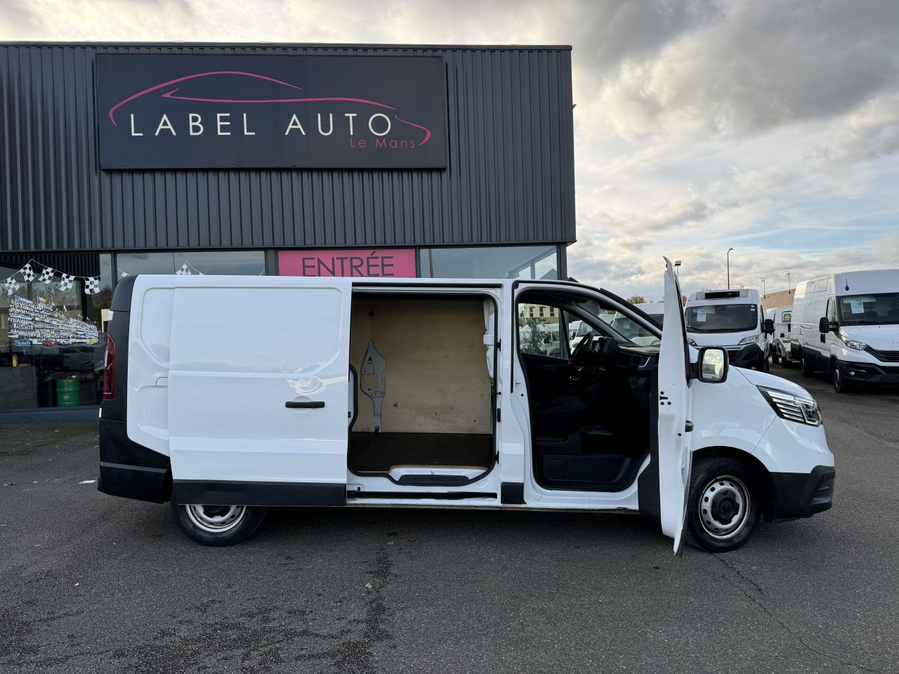 RENAULT Trafic L2H1 3000 Kg 2.0 Blue dCi - 130  III FOURGON Fourgon Grand Confort L2H1 PHASE 3 - Furgon: obrázok 1 RENAULT Trafic L2H1 3000 Kg 2.0 Blue dCi - 130  III FOURGON Fourgon Grand Confort L2H1 PHASE 3 - Furgon: obrázok 1