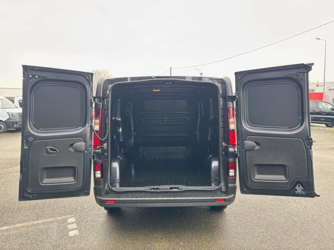 RENAULT Trafic L2H1 3000 Kg 2.0 Blue dCi - 150 2024  III FOURGON Fourgon Advance L2H1 PHASE 3 - Furgon: obrázok 3 RENAULT Trafic L2H1 3000 Kg 2.0 Blue dCi - 150 2024  III FOURGON Fourgon Advance L2H1 PHASE 3 - Furgon: obrázok 3