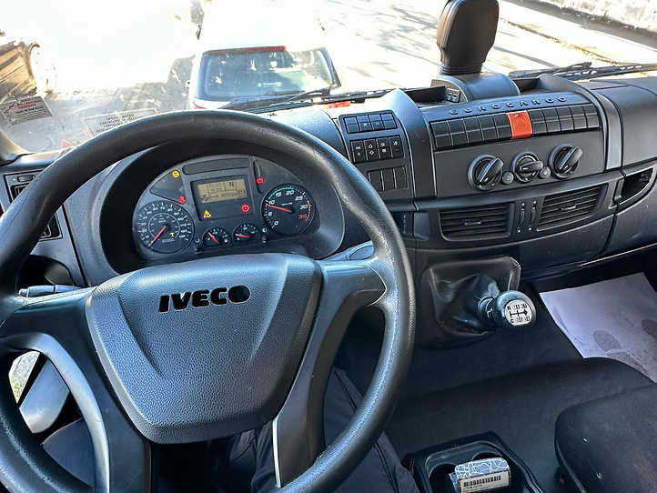 Iveco Eurocargo 160e25 - Skříňový nákladní auto: obrázok 3 Iveco Eurocargo 160e25 - Skříňový nákladní auto: obrázok 3