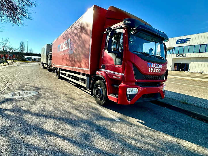 Iveco Eurocargo 160e25 - Skříňový nákladní auto: obrázok 1 Iveco Eurocargo 160e25 - Skříňový nákladní auto: obrázok 1