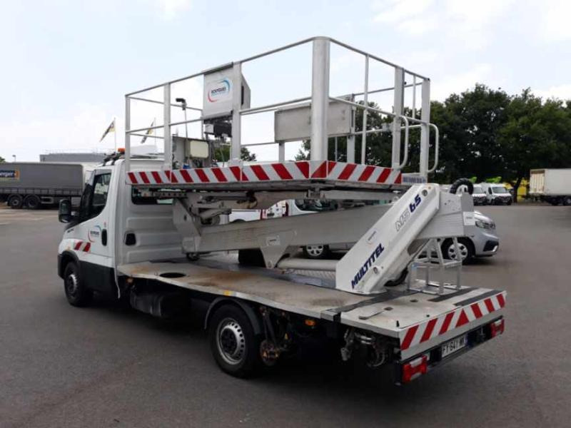Iveco Daily 35S14 Plateau Nacelle 6m50 Spécial tunnel - Automobilová plošina: obrázok 3 Iveco Daily 35S14 Plateau Nacelle 6m50 Spécial tunnel - Automobilová plošina: obrázok 3