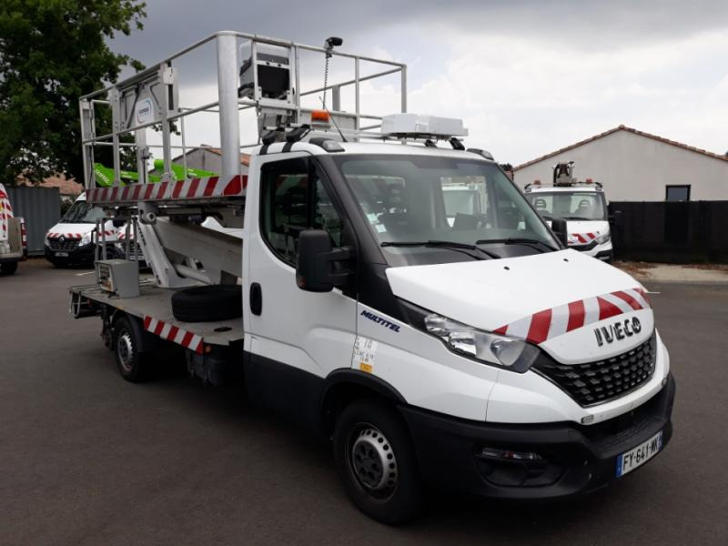 Iveco Daily 35S14 Plateau Nacelle 6m50 Spécial tunnel - Automobilová plošina: obrázok 2 Iveco Daily 35S14 Plateau Nacelle 6m50 Spécial tunnel - Automobilová plošina: obrázok 2