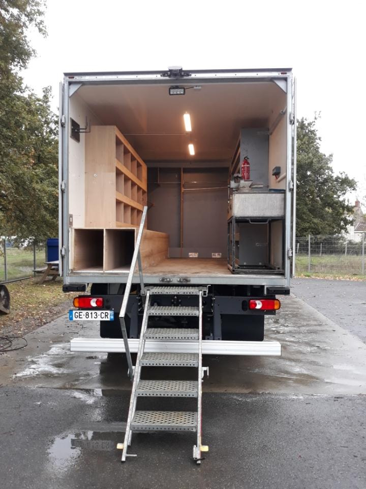 Renault D 13 HIGH K P4X2 280CV - Skříňový nákladní auto: obrázok 5 Renault D 13 HIGH K P4X2 280CV - Skříňový nákladní auto: obrázok 5