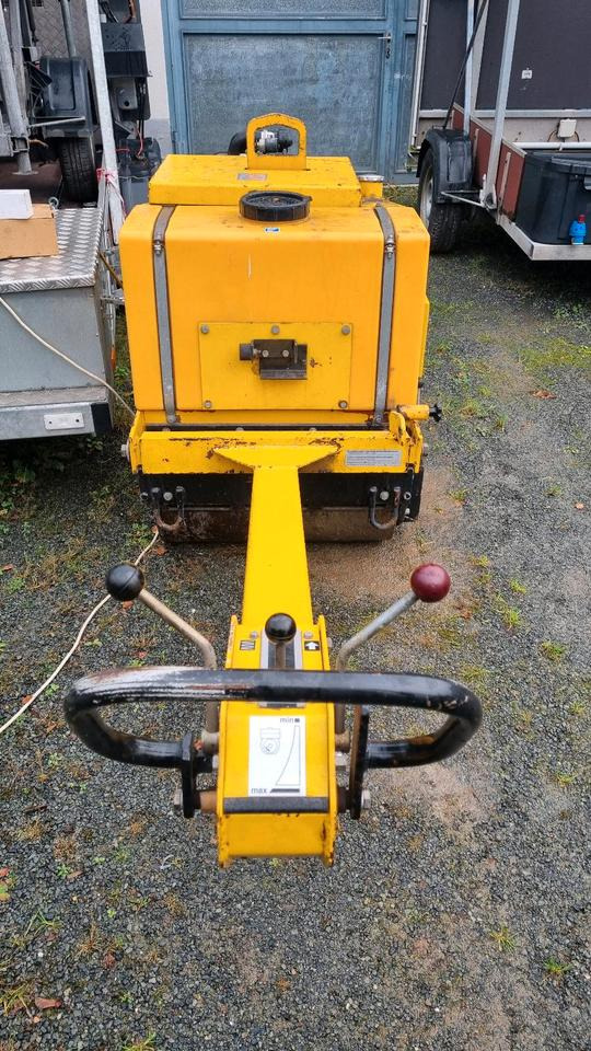 DVH 701 Weber Walze Glattmantel Walze Rüttelwalze Dublex Vibrationswalze Rüttelplatte Strassenwalze Plattenverdichter DVH 603 - Minivalec: obrázok 4 DVH 701 Weber Walze Glattmantel Walze Rüttelwalze Dublex Vibrationswalze Rüttelplatte Strassenwalze Plattenverdichter DVH 603 - Minivalec: obrázok 4
