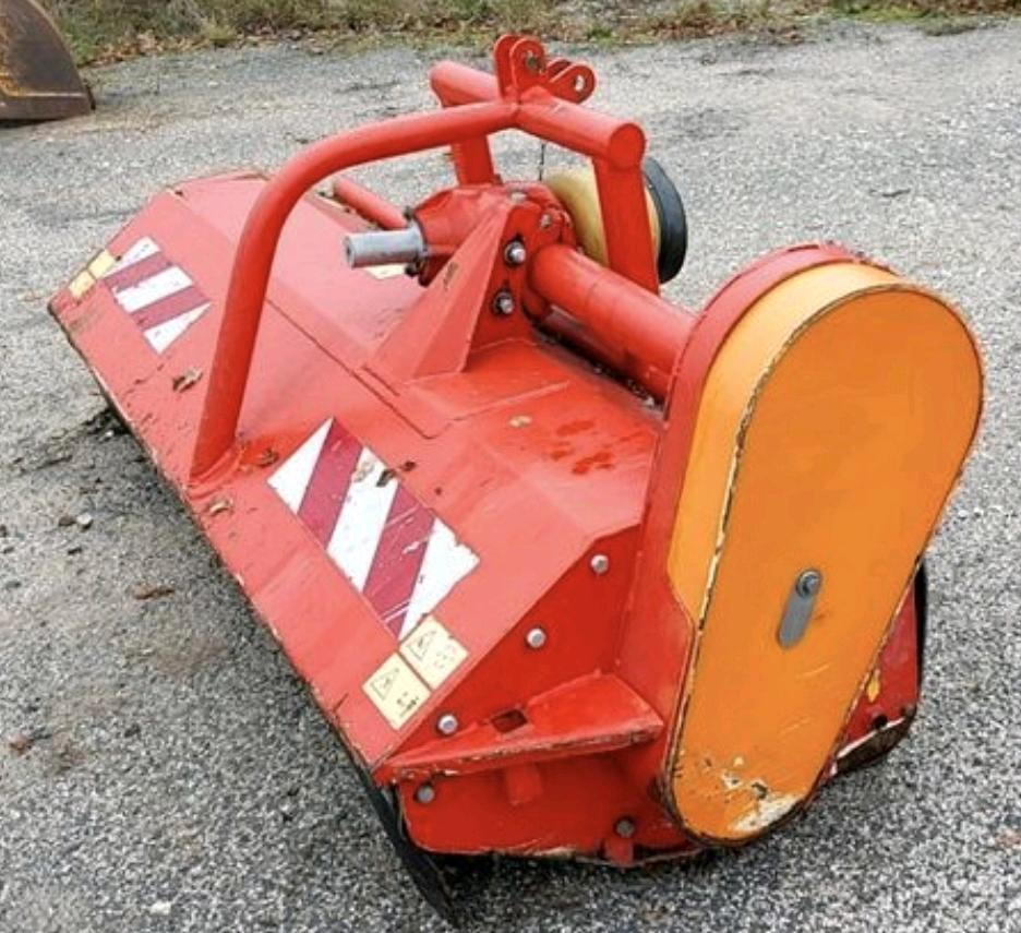 Dücker PMK21 2017 Frontmulchgerät Mulcher Mulchgerät Traktor - Kladivkový mulčovač: obrázok 4 Dücker PMK21 2017 Frontmulchgerät Mulcher Mulchgerät Traktor - Kladivkový mulčovač: obrázok 4