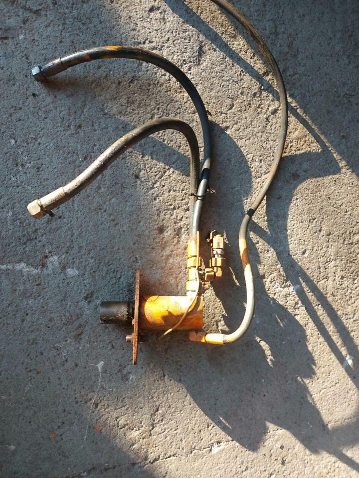 Hydraulikmotor Schmidt DST SST Salzstreuer Winterdienst Unimog - Hydraulický motor pre Komunálne/ Špeciálne stroje: obrázok 1 Hydraulikmotor Schmidt DST SST Salzstreuer Winterdienst Unimog - Hydraulický motor pre Komunálne/ Špeciálne stroje: obrázok 1