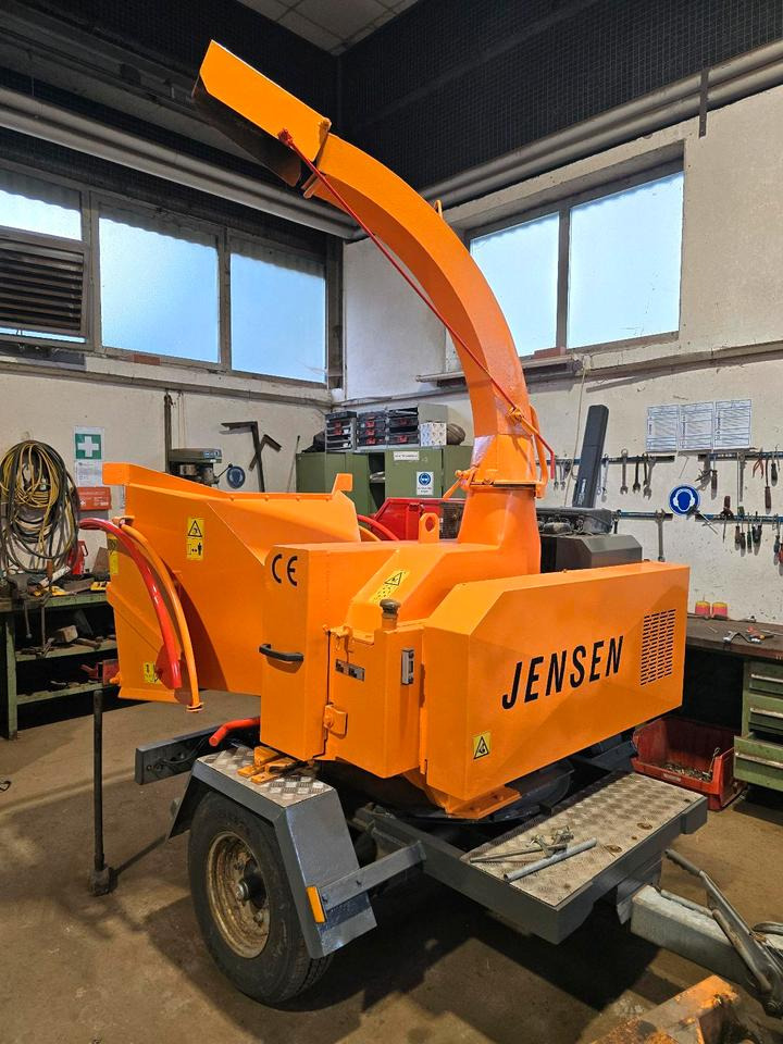 Jensen A328 Holzhäcksler Holzhacker Häcksler Hacker Holzhackschnitzler Schredder - Drtič konárov: obrázok 1 Jensen A328 Holzhäcksler Holzhacker Häcksler Hacker Holzhackschnitzler Schredder - Drtič konárov: obrázok 1