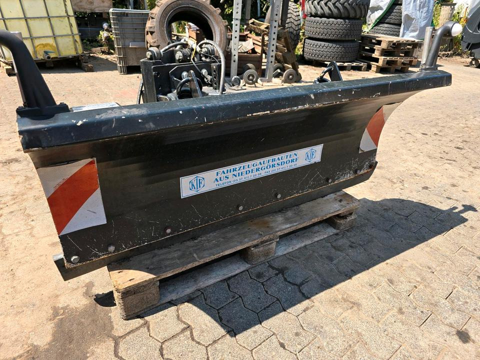 Radlica na sneh KIF CM 2000 Schneepflug Schneeschild Schneeschieber Räumschild Winterdienst für Kleintraktore Iseki Kubota Multicar: obrázok 6 Radlica na sneh KIF CM 2000 Schneepflug Schneeschild Schneeschieber Räumschild Winterdienst für Kleintraktore Iseki Kubota Multicar: obrázok 6