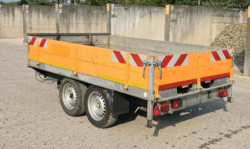 Mersch Hochlader Tieflader mit Auffahrrampen Anhänger PKW Tandemanhänger Wechselzugöse Höhenverstellbare Zugdeichsel - Plošinový/ Valníkový príves: obrázok 3 Mersch Hochlader Tieflader mit Auffahrrampen Anhänger PKW Tandemanhänger Wechselzugöse Höhenverstellbare Zugdeichsel - Plošinový/ Valníkový príves: obrázok 3