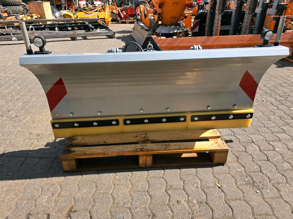 Radlica na sneh NEUWARE KIF Schneepflug CM 1600 Schneeschieber Schneeschild Winterdienst Räumschild passend für Multicar Kramer Iseki Kubota Kleintraktor: obrázok 8 Radlica na sneh NEUWARE KIF Schneepflug CM 1600 Schneeschieber Schneeschild Winterdienst Räumschild passend für Multicar Kramer Iseki Kubota Kleintraktor: obrázok 8