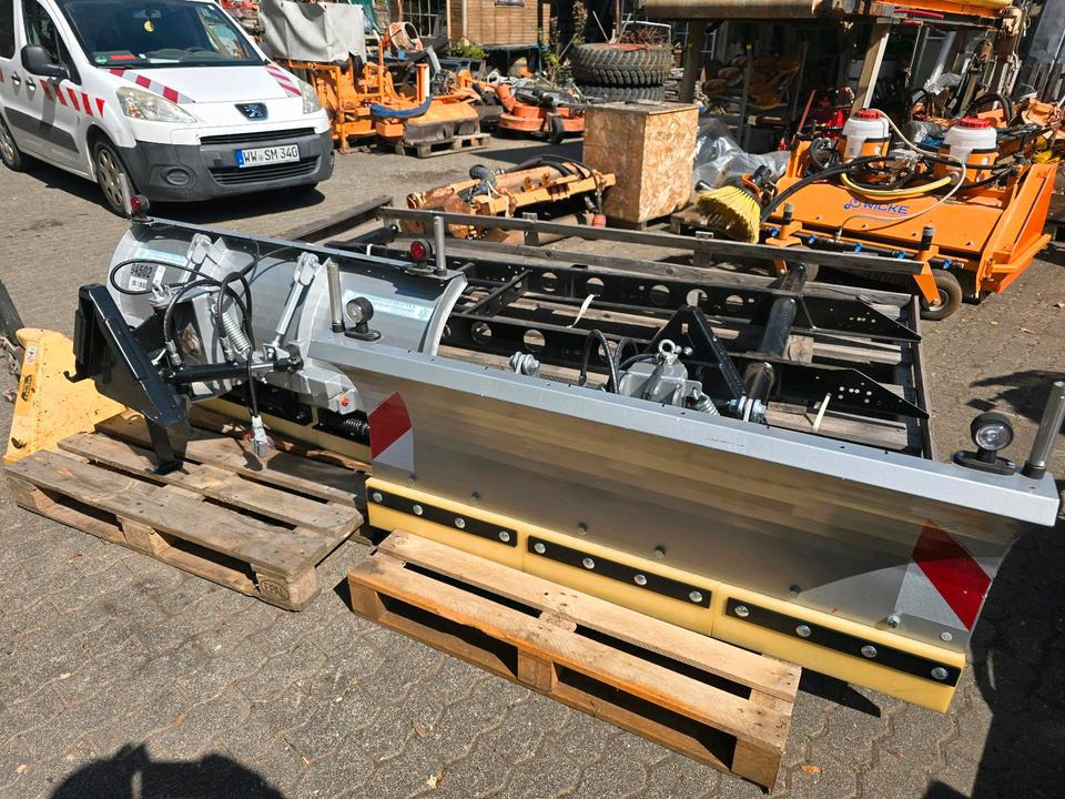 Radlica na sneh NEUWARE KIF Schneepflug CM 1600 Schneeschieber Schneeschild Winterdienst Räumschild passend für Multicar Kramer Iseki Kubota Kleintraktor: obrázok 12 Radlica na sneh NEUWARE KIF Schneepflug CM 1600 Schneeschieber Schneeschild Winterdienst Räumschild passend für Multicar Kramer Iseki Kubota Kleintraktor: obrázok 12