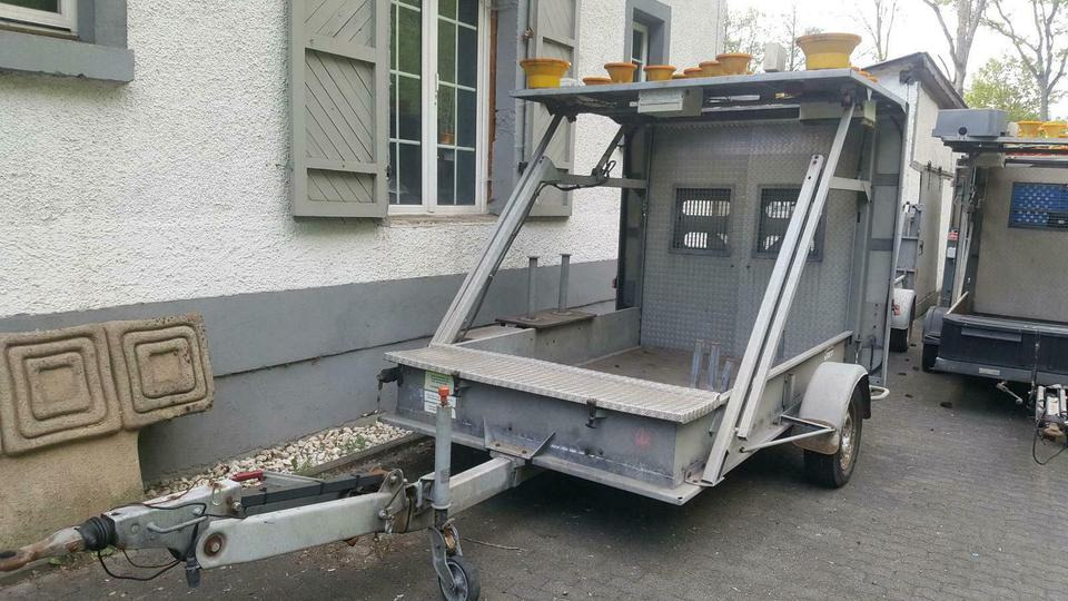 Mersch Absperrtafel Verkehrsleitanhänger VZ615 Verkehrssicherung - Príves: obrázok 3 Mersch Absperrtafel Verkehrsleitanhänger VZ615 Verkehrssicherung - Príves: obrázok 3
