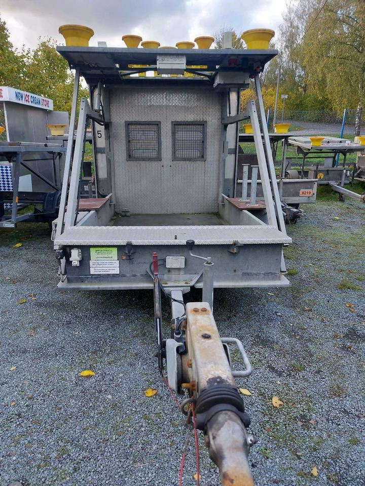 Mersch Absperrtafel Verkehrssicherungsanhänger Leittafel Nissen - Príves: obrázok 3 Mersch Absperrtafel Verkehrssicherungsanhänger Leittafel Nissen - Príves: obrázok 3