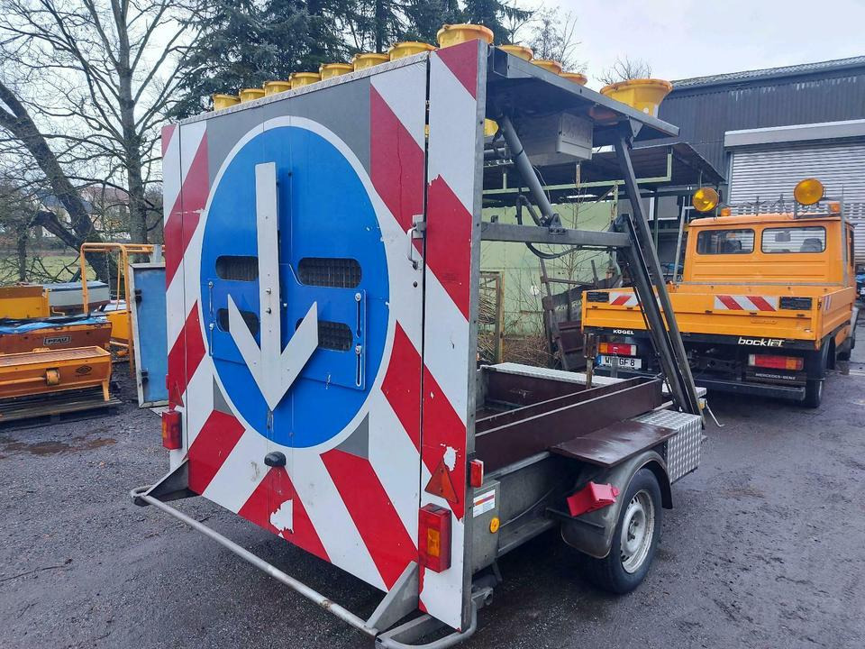 Mersch Absperrtafel Vorwarntafel Verkehrsleitanhänger vz616 nisse - Príves: obrázok 1 Mersch Absperrtafel Vorwarntafel Verkehrsleitanhänger vz616 nisse - Príves: obrázok 1