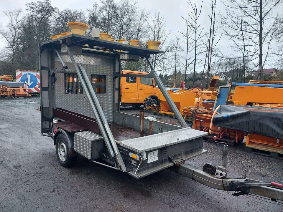 Mersch Absperrtafel Vorwarntafel Verkehrsleitanhänger vz616 nisse - Príves: obrázok 3 Mersch Absperrtafel Vorwarntafel Verkehrsleitanhänger vz616 nisse - Príves: obrázok 3