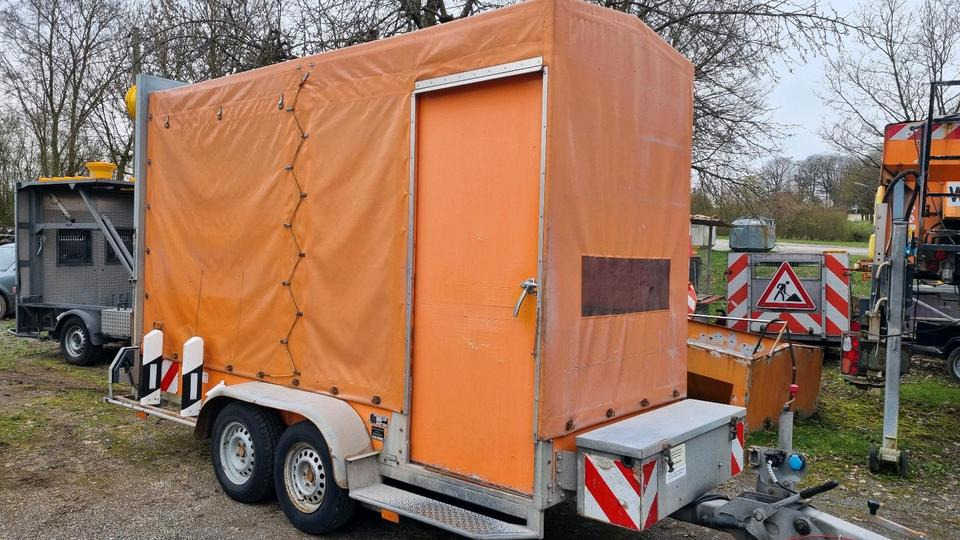Mersch VZ 616 Absperrtafel FAT Nissen Horizont Verkehrsleittafel Verkehrsleitanhänger Verkehrssicherungsanhänger Leitanhänger - Príves: obrázok 5 Mersch VZ 616 Absperrtafel FAT Nissen Horizont Verkehrsleittafel Verkehrsleitanhänger Verkehrssicherungsanhänger Leitanhänger - Príves: obrázok 5