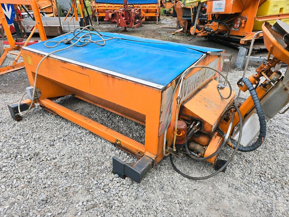 Salzstreuer Gmeiner STA 2000 C für Unimog UGN UGE 424 427 405 U300 U 300 400 500 MERCEDES-BENZ 218 219 318 323 423 427 327 430 429 430 435 Salzsilo Streuautomat Winterdienst - Rozmetač piesku/ Soli: obrázok 3 Salzstreuer Gmeiner STA 2000 C für Unimog UGN UGE 424 427 405 U300 U 300 400 500 MERCEDES-BENZ 218 219 318 323 423 427 327 430 429 430 435 Salzsilo Streuautomat Winterdienst - Rozmetač piesku/ Soli: obrázok 3